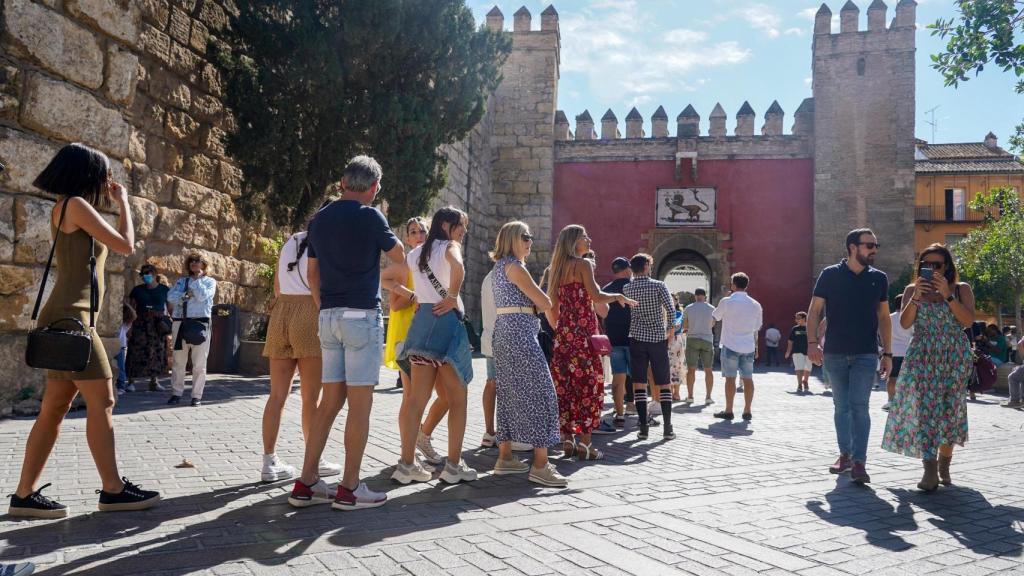 Turistas en el Alcázar.