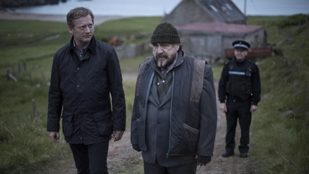 Douglas Henshall  (izquierda) en 'Shetland'