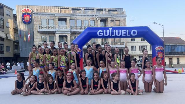 Exhibición de gimnasia rítmica en Guijuelo