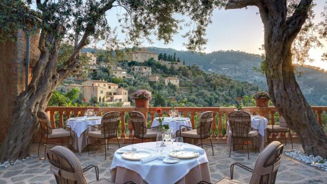 La terraza del restaurante El Olivo.