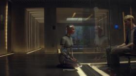 Un fotograma  de la película 'EX Machina' (2014), dirigida por Alex Garland