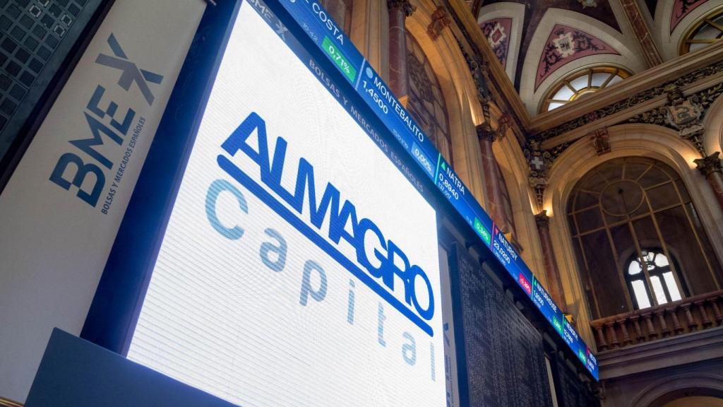 Logo de Almagro Capital en la Bolsa de Madrid.