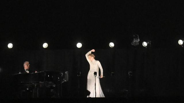 Céline Dion durante su actuación en los JJOO 2024.