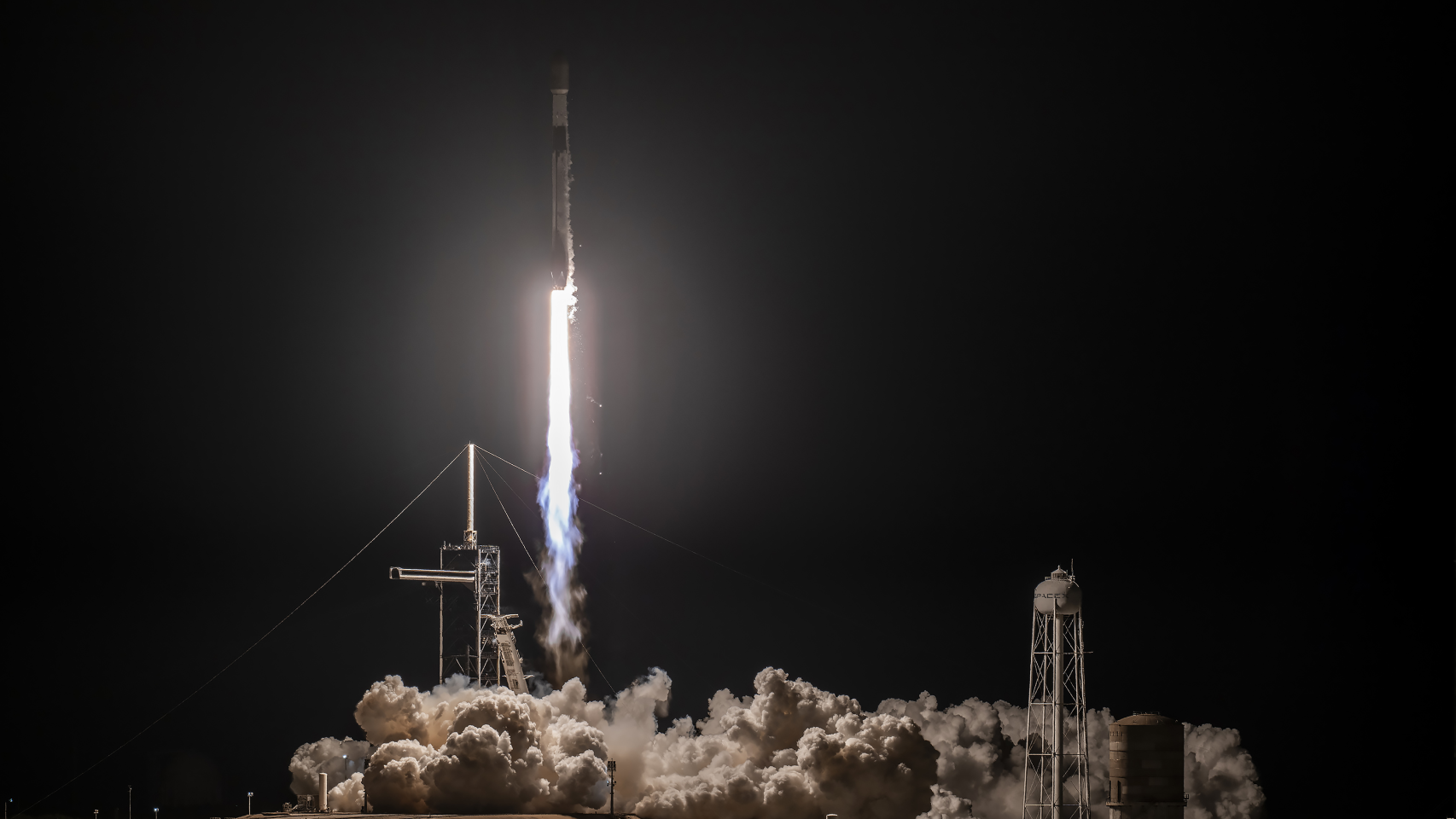 Lanzamiento de cohete Falcon 9