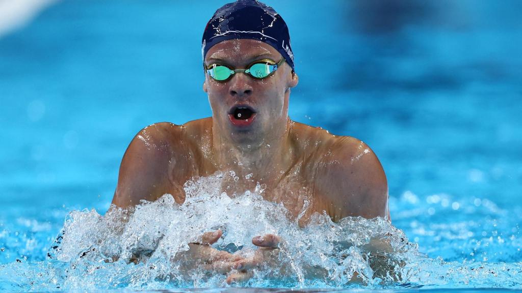 Leon Marchand, durante su competición en los JJOO 2024.