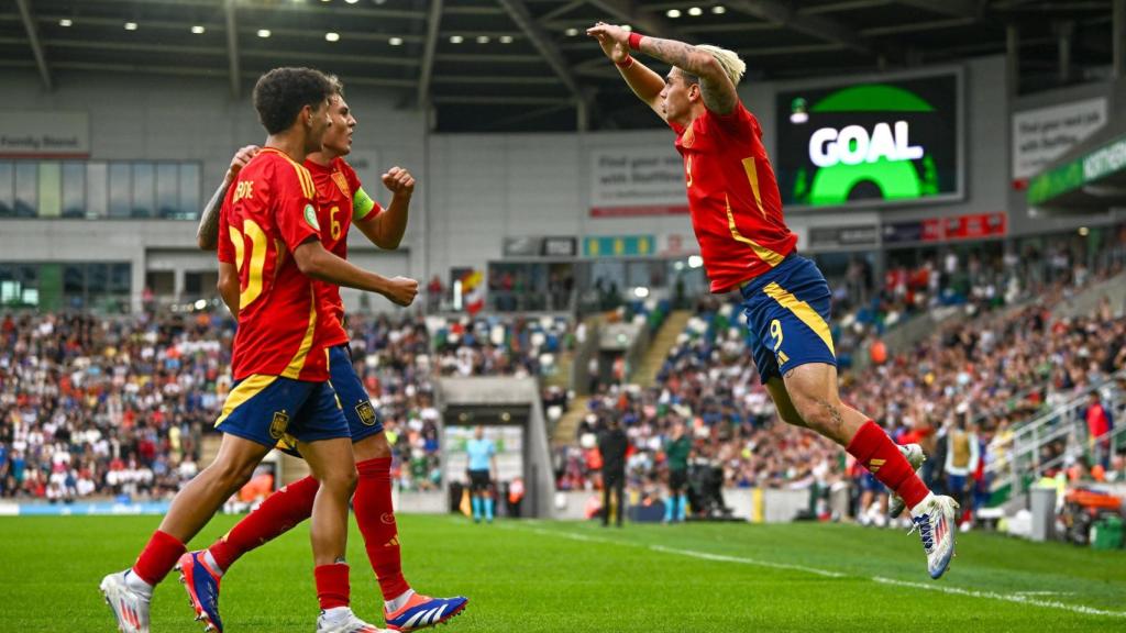 Iker Bravo celebra su gol ante Francia.