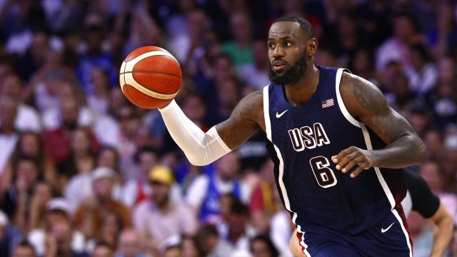 LeBron James durante el partido de Estados Unidos contra Serbia.