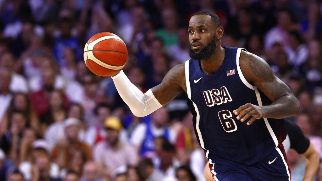 LeBron James durante el partido de Estados Unidos contra Serbia.