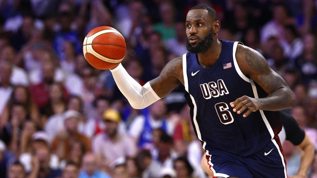 LeBron James durante el partido de Estados Unidos contra Serbia.