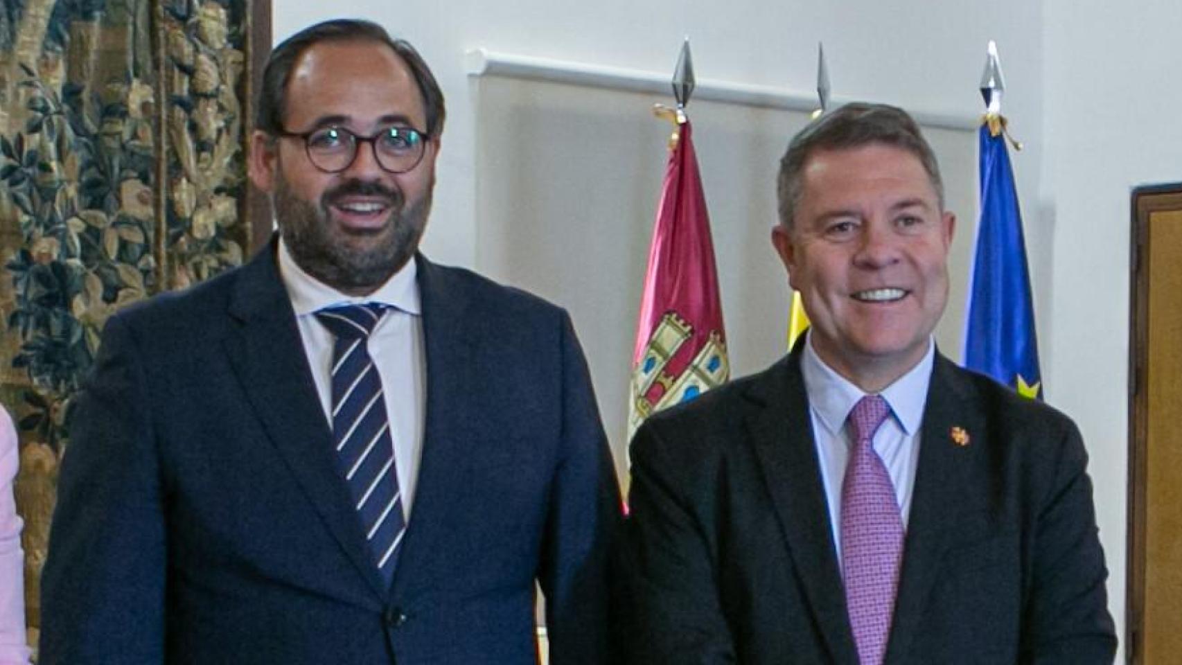 Emiliano García-Page y Paco Núñez, en su encuentro del pasado 16 de julio en el Palacio de Fuensalida.