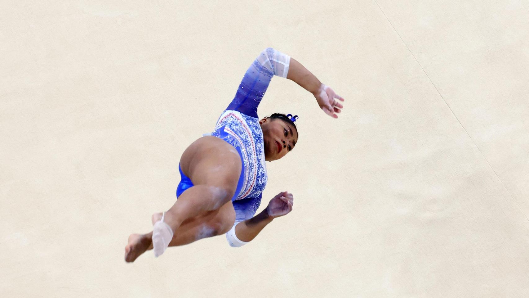 Hillary Heron, durante su ejercicio de suelo en los JJOO de París 2024