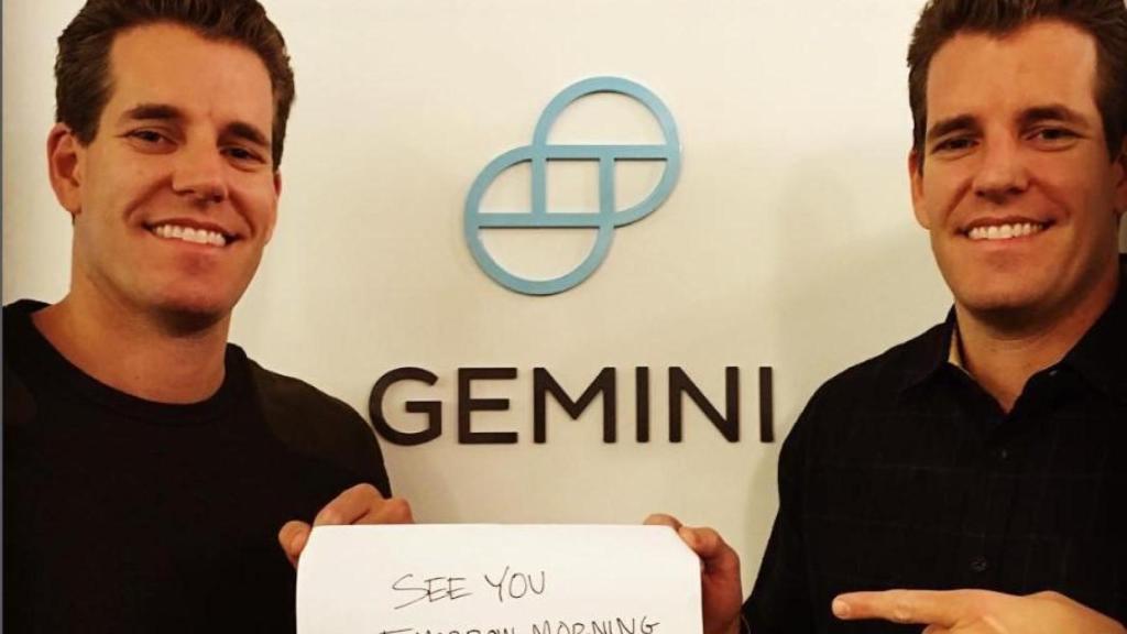 Los gemelos Winklevoss promocionando un evento de Gemini.