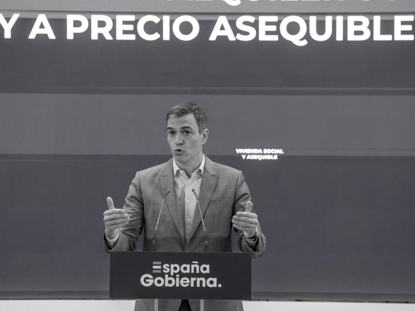 Pedro Sánchez, tras la firma de convenios entre los ministerios de Vivienda y Economía y el ICO.