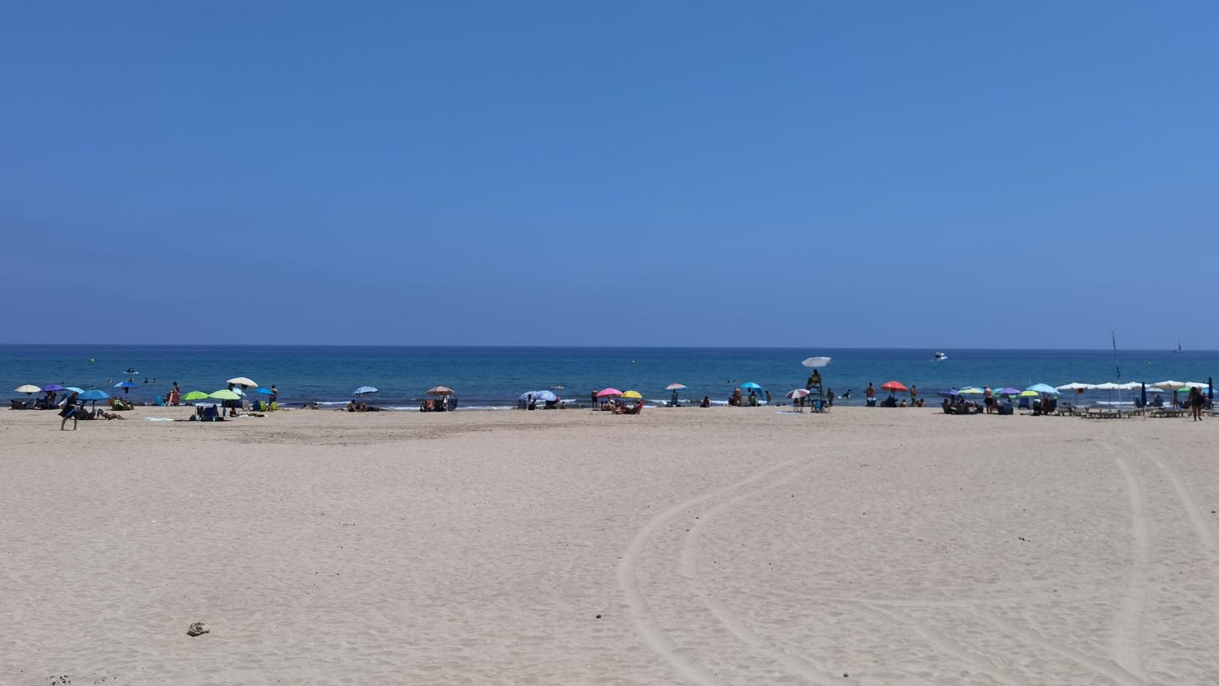 La playa de Muchavista en El Campello, a mediados de este julio.