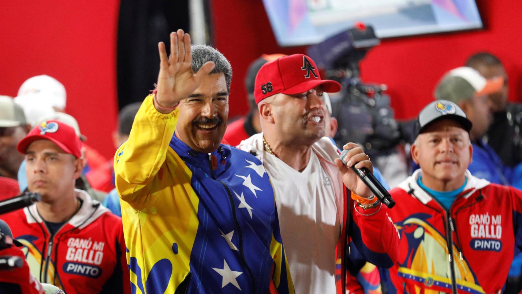 Nicolás Maduro celebra su victoria en Caracas tras el anuncio del CNE.