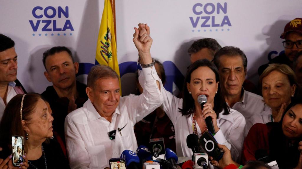 La líder opositora María Corina Machado junto al candidato presidencial opositor Edmundo González.