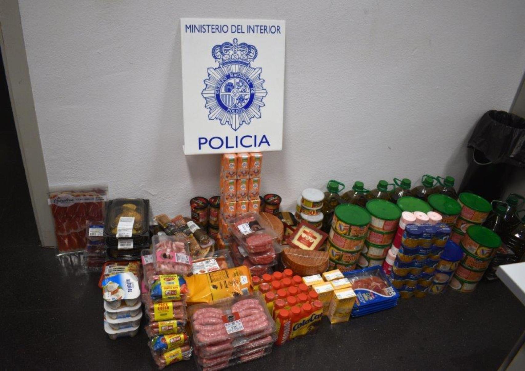 Parte de los productos robados por las cinco mujeres detenidas en Segovia