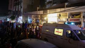Una ambulancia atiende a los afectados por el ataque de Israel contra la capital libanesa.