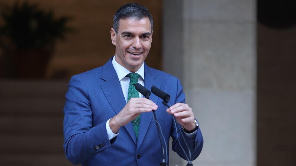 Sánchez, tras el tradicional despacho con el Rey Felipe VI en Mallorca, este martes en Palma.