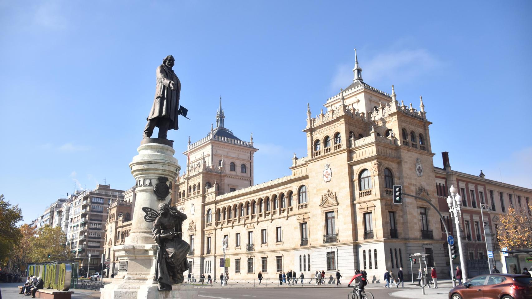 Estatua de José Zorrilla en Valladolid