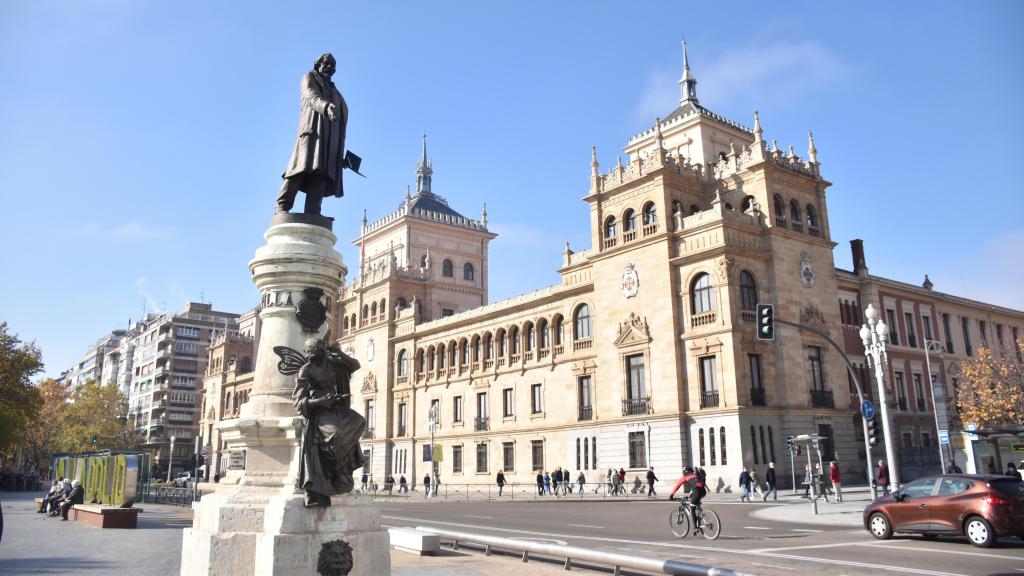 Estatua de José Zorrilla en Valladolid