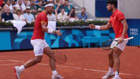 Nadal y Alcaraz, durante su partido de dobles en los Juegos Olímpicos de París.