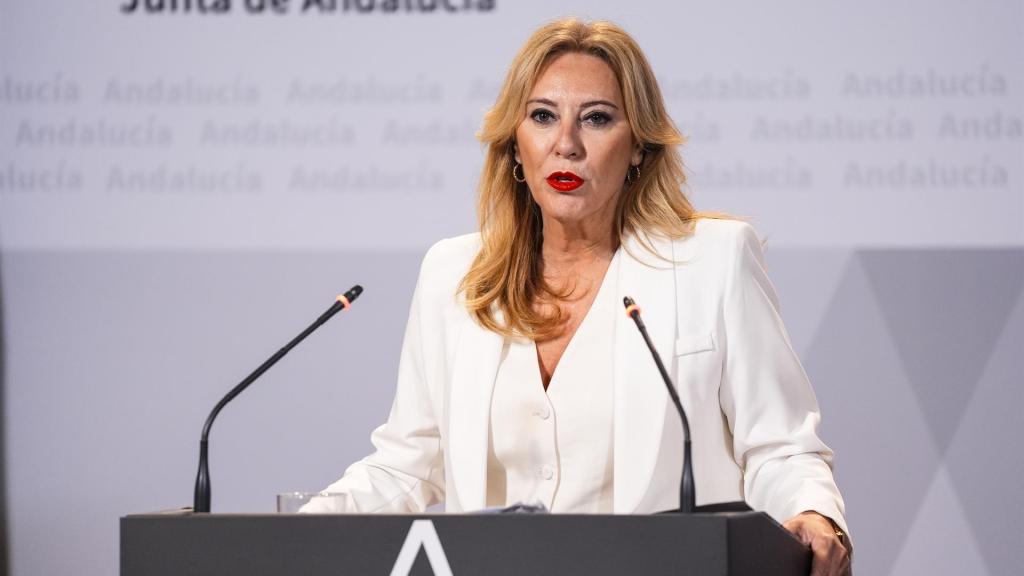 la consejera de Hacienda, Carolina España, en su primera rueda de prensa como portavoz del Gobierno andaluz.