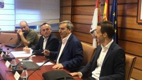 El consejero de Movilidad y Transformación Digital, José Luis Sanz Merino, preside la Mesa de las Telecomunicaciones de Castilla y León.