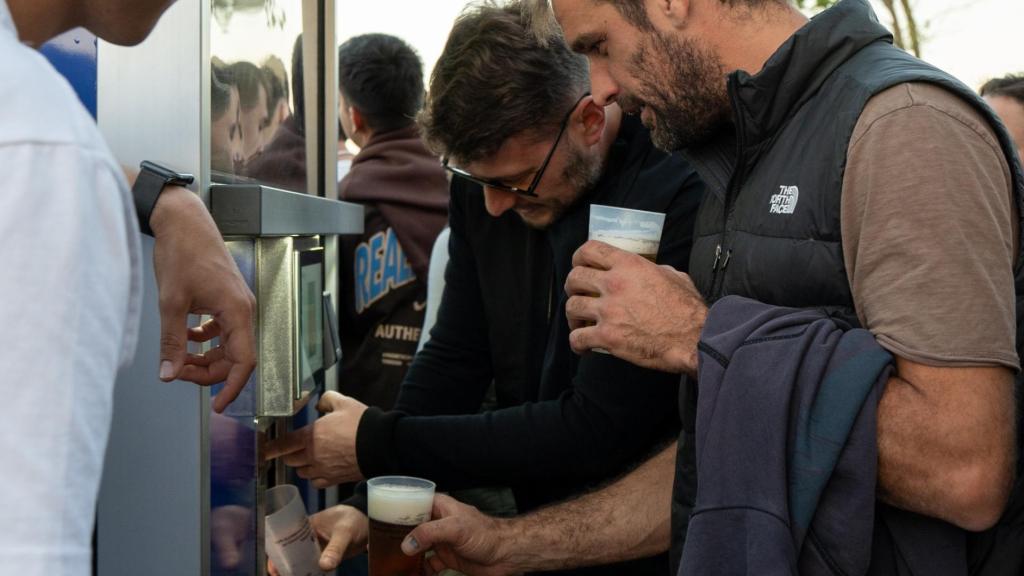 Metabar, robot dispensador de cerveza para festivales