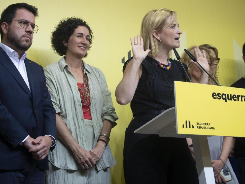 La portavoz de ERC, Raquel Sans, junto a Marta Rovira y Pere Aragonès.