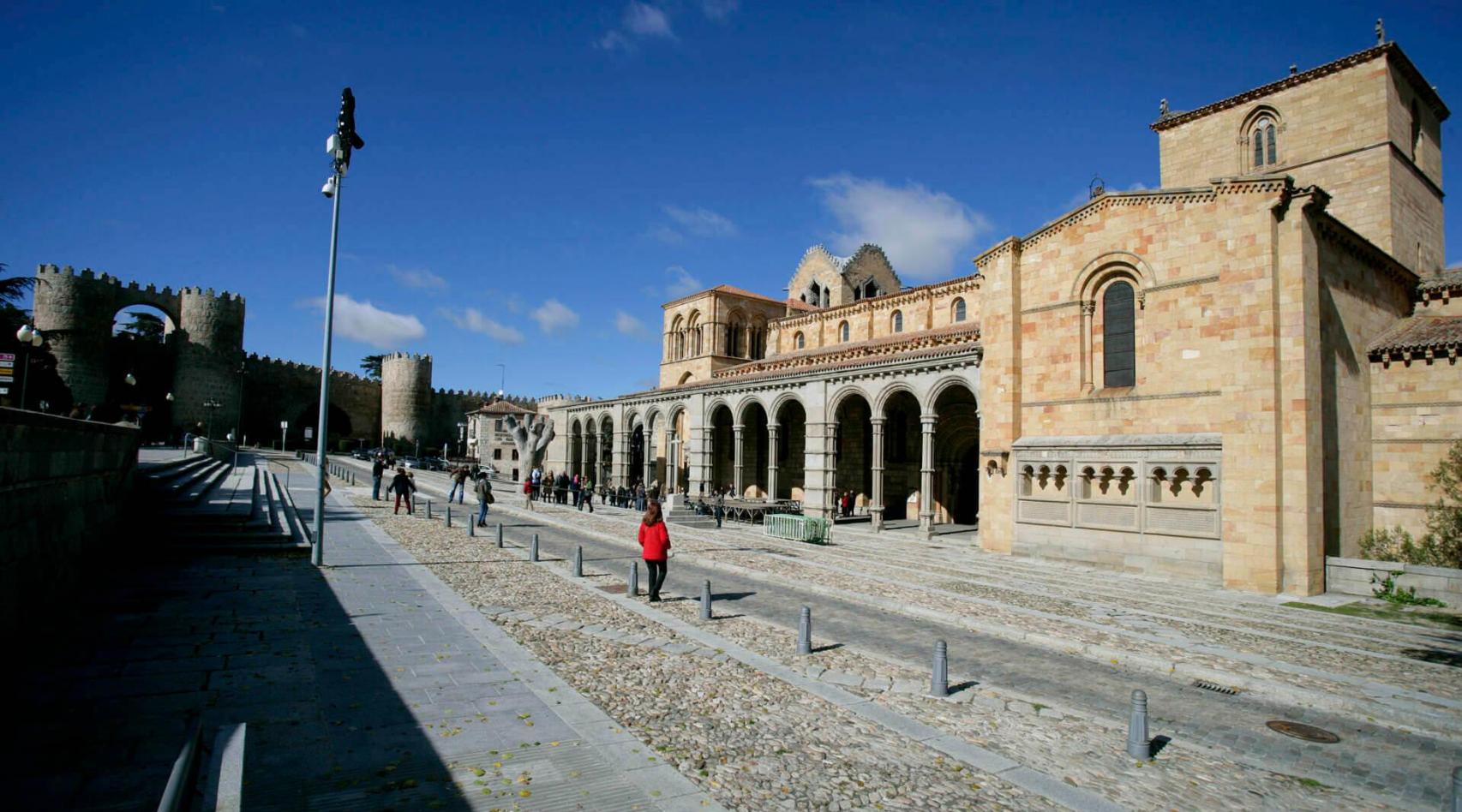 Exterior de la basílica de San Vicente en Ávila