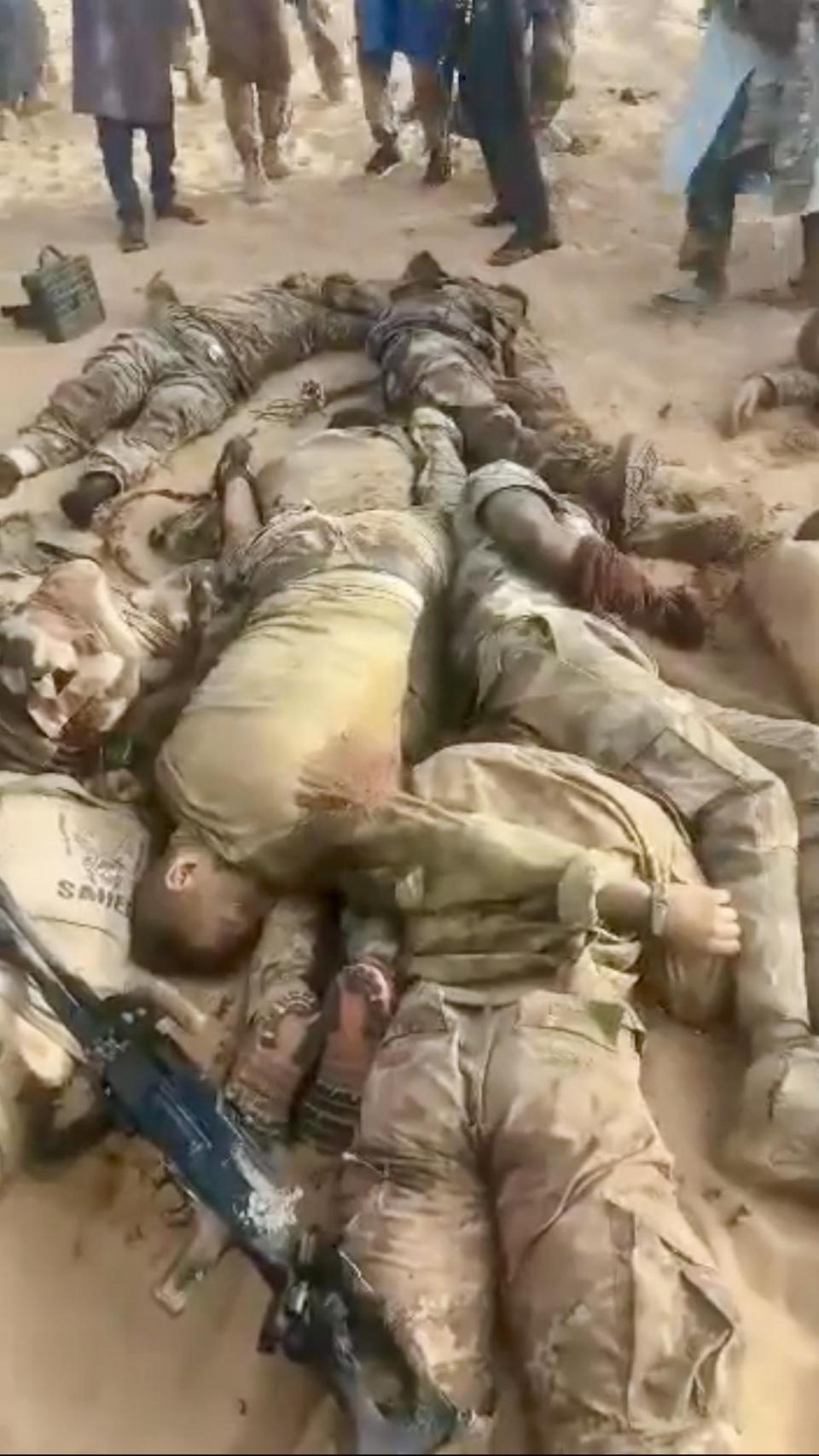 Algunos de los soldados rusos muertos en combate en el Sahel.