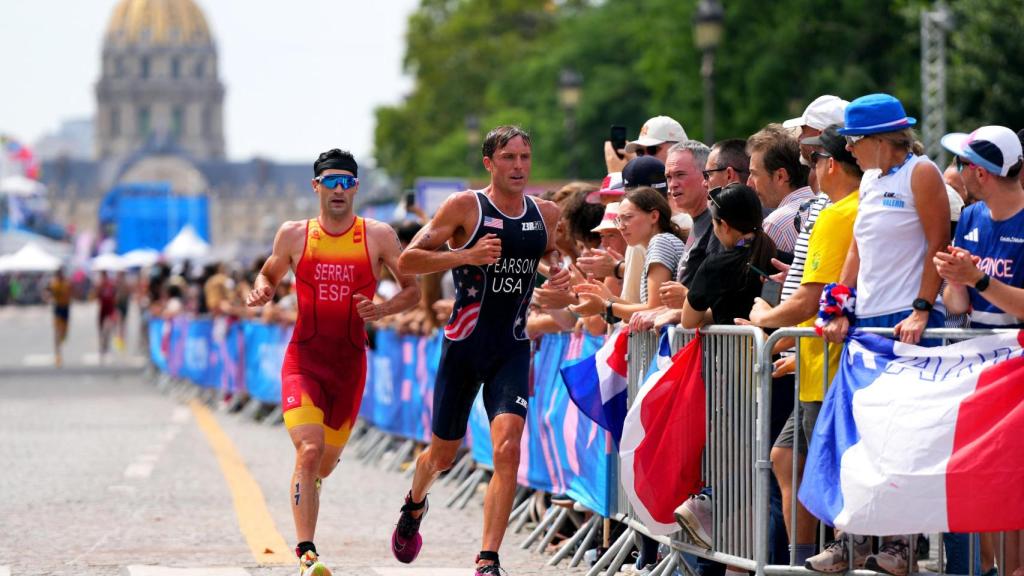 Antonio Serrat, durante el triatlón disputado en los JJOO de París.