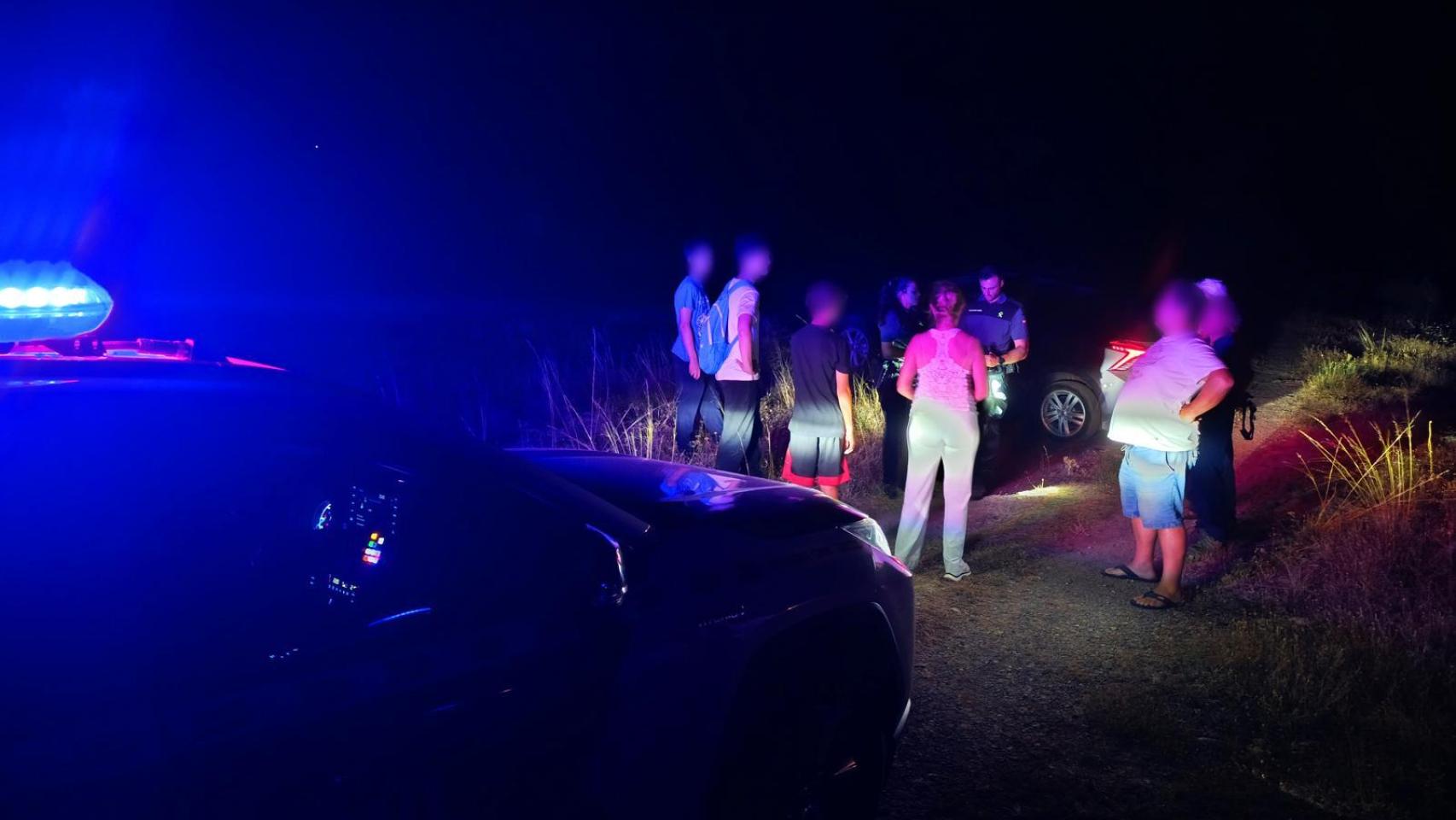 La Guardia Civil auxilia a los tres jóvenes desaparecidos en una montaña de Soria