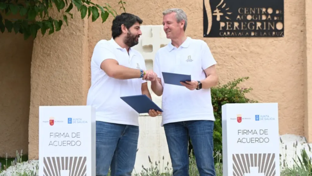 Fernando López Miras y Alfonso Rueda sellan en Caravaca de la Cruz el protocolo de colaboración entre la Xunta de Galicia y la Región de Murcia.