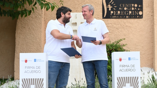 Fernando López Miras y Alfonso Rueda sellan en Caravaca de la Cruz el protocolo de colaboración entre la Xunta de Galicia y la Región de Murcia.