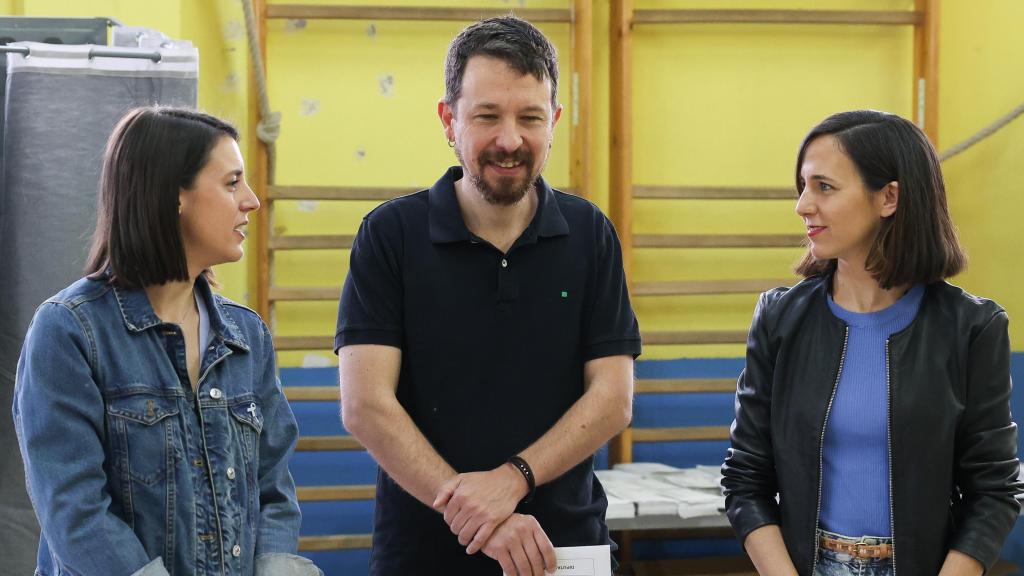 (I-D) La candidata de Podemos a las elecciones europeas, Irene Montero, el exlíder de Podemos, Pablo Iglesias, y la secretaria general de Podemos, Ione Belarra,