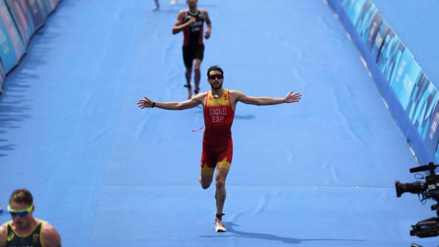 El malagueño Alberto González, diploma olímpico en triatlón