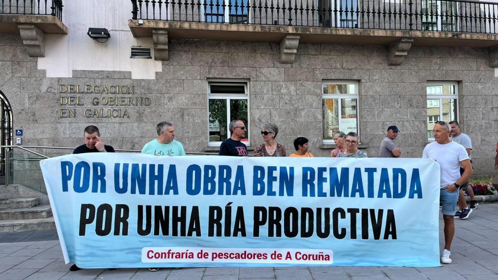 Protesta de los mariscadores de O Burgo este miércoles en A Coruña