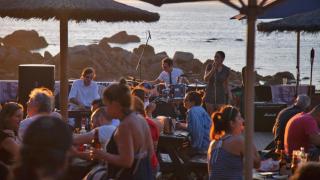 Uno de los mejores chiringuitos de Galicia está en la ría de Vigo y ofrece música en directo