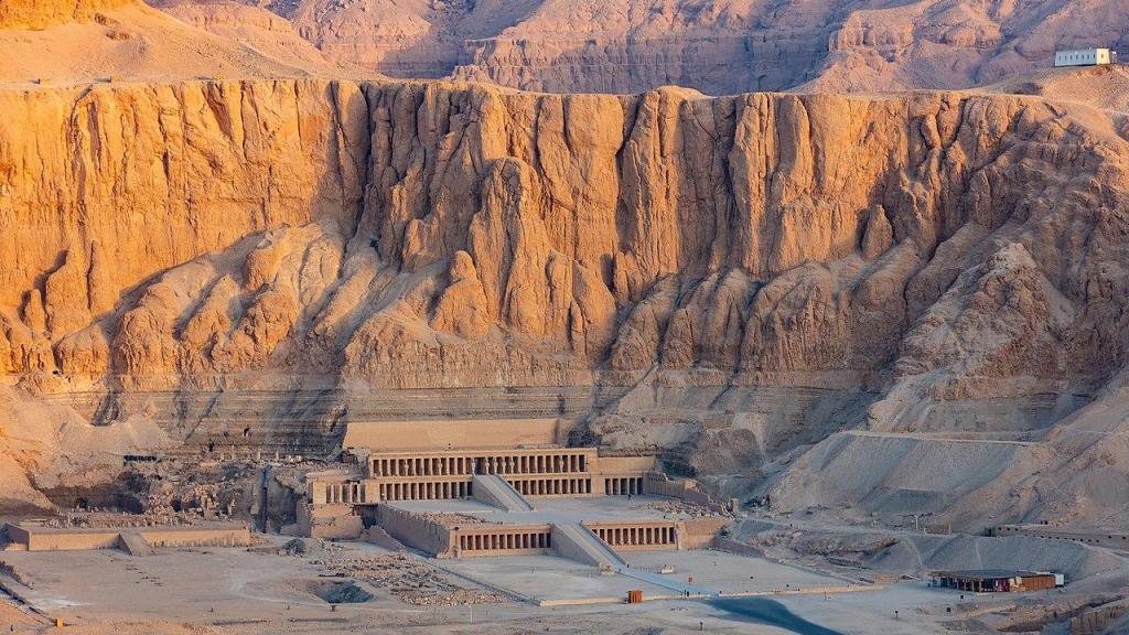 Templo funerario de Hatshepsut en Luxor, Egipto.