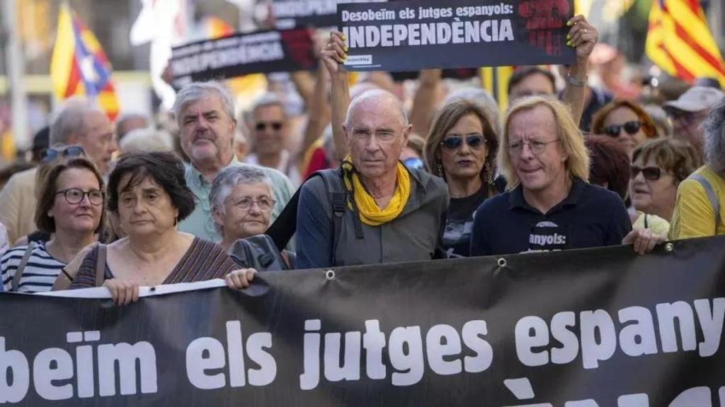 Lluís Llach, al frente de una manifestación independentista convocada por la ANC.