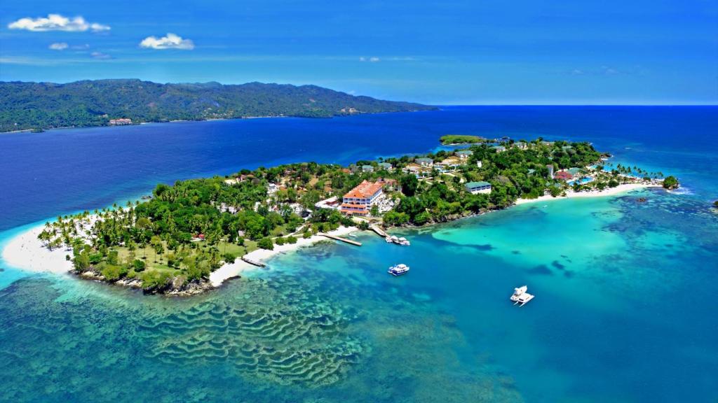 Vista aérea de la isla de Cayo Levantado, en las costas de la bahía de Samaná.