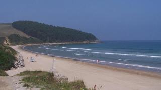 La playa más cercana a Palencia está a poco más de dos horas y 215 kilómetros, escondida entre dunas