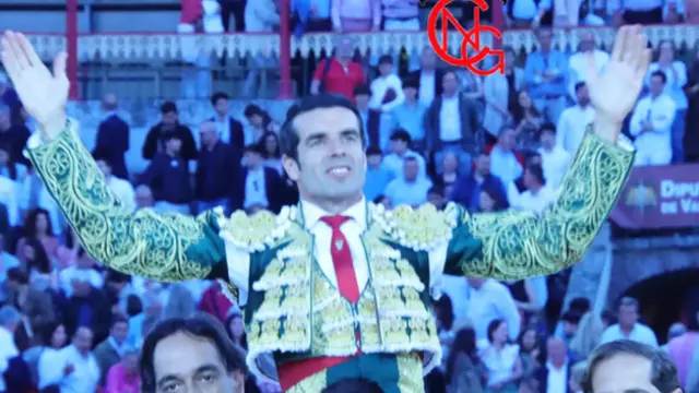 Emilio de Justo saliendo a hombros en la pasada feria de San Pedro Regalado