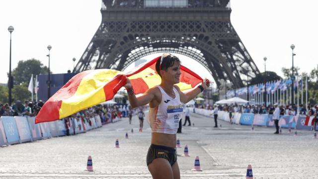 María Pérez celebra la plata en los 20km marcha femeninos de los JJOO de París 2024