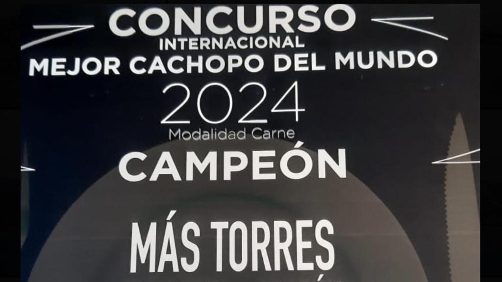 El diploma que acredita al cachopo de Mas Torres como el mejor del mundo.