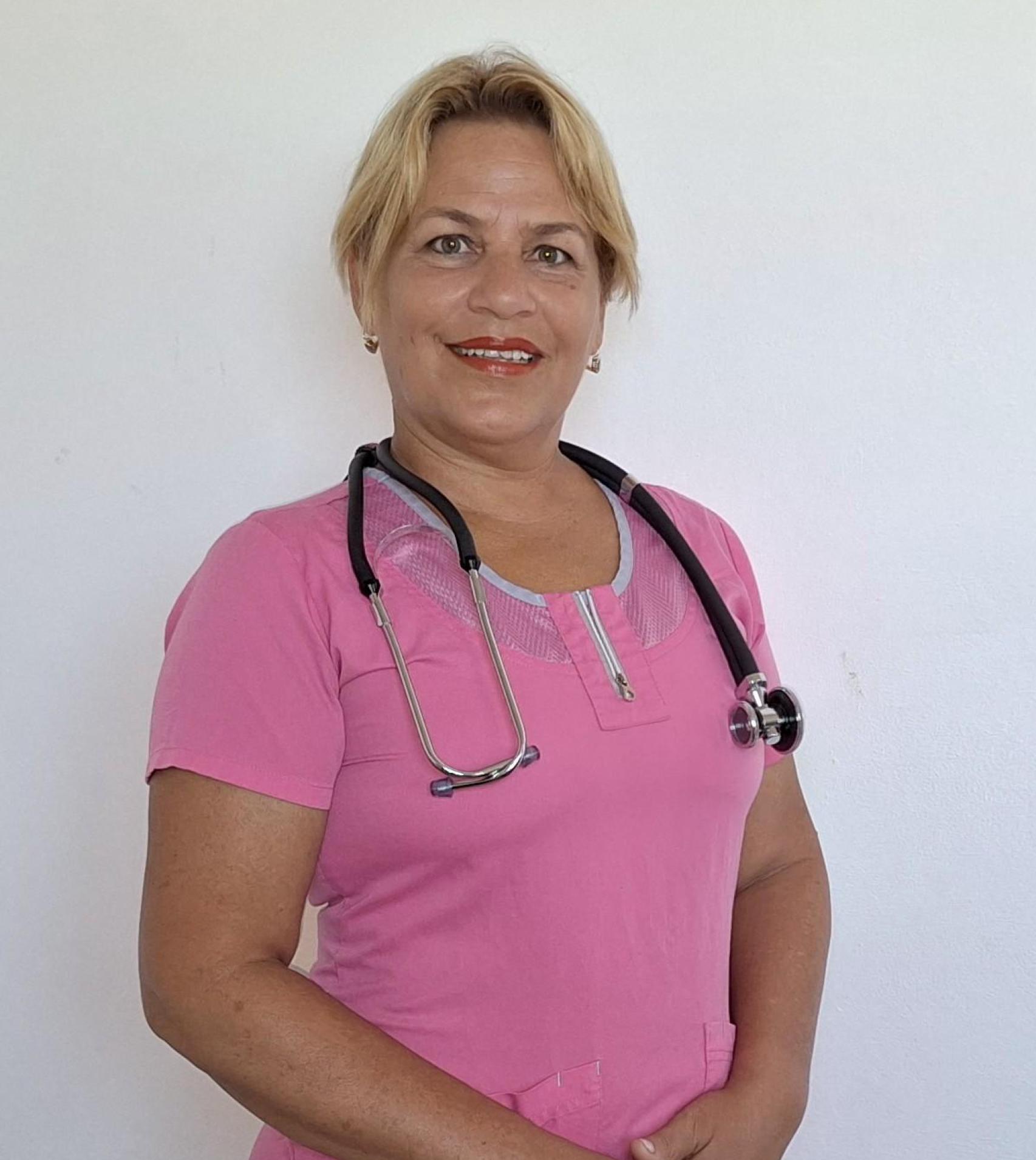 Katherine, médica cuba especialista en el área Marítima.