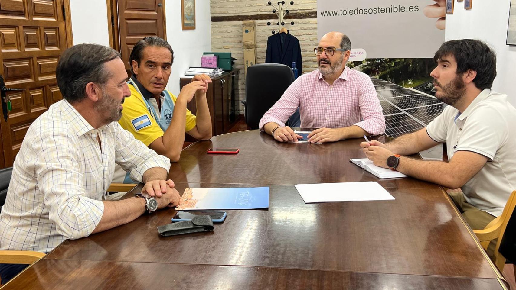 Reunión de trabajo para conocer los detalles de la primera 'Comunidad Energética Casco Histórico Ciudad de Toledo'.