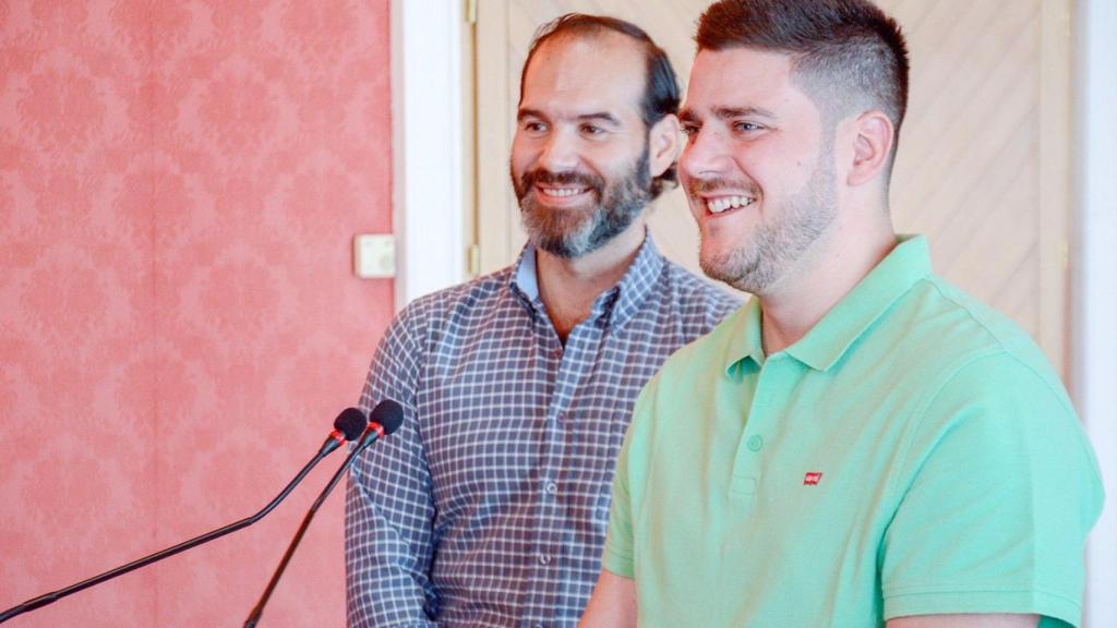 Los concejales Manuel Marquina y Benjamín de Sebastián, durante la presentación de la Feria de Tomelloso.